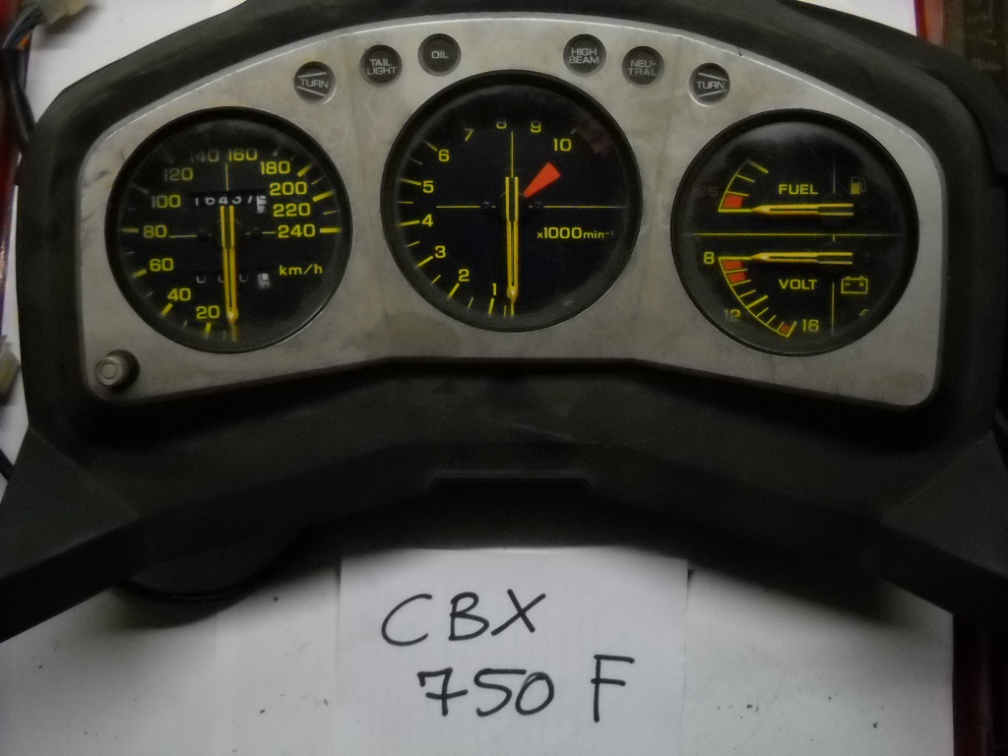 CRUSCOTTO STRUMENTAZIONE HONDA CBX 750 F